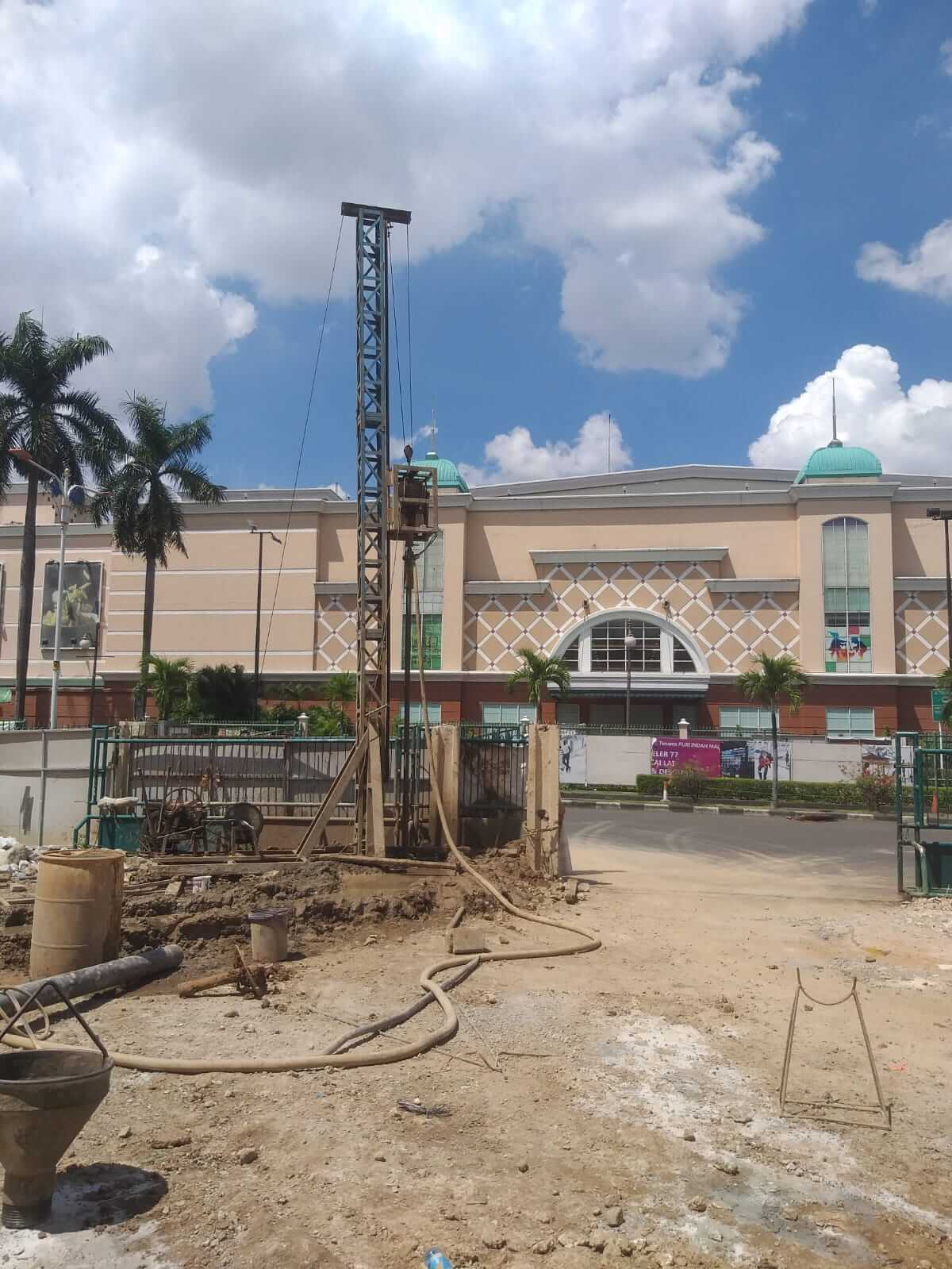 Pondasi borepile untuk masjid tosca